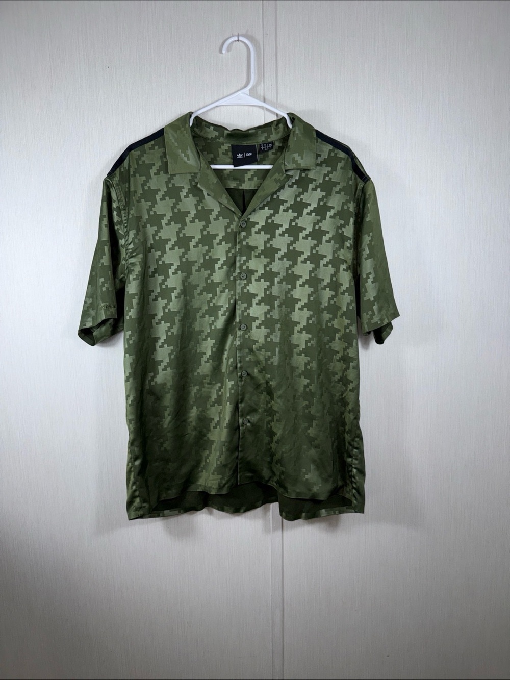 ADIDAS X IVY PARK Green Satin 2.0 Short Sleeve Halls of Ivy Shirt Size M Rare